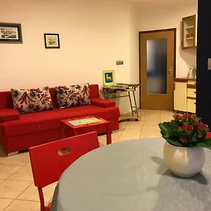 Center - Near The Central Bus Station , Pola Croazia
